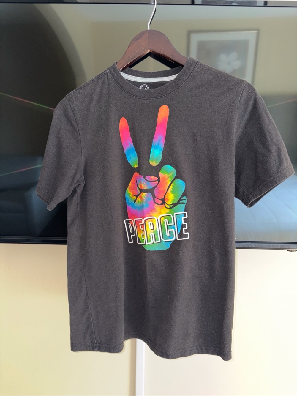 Kids Black Tee Wonder  Nation Rainbow Peace Sign hand symbol xl 14-16